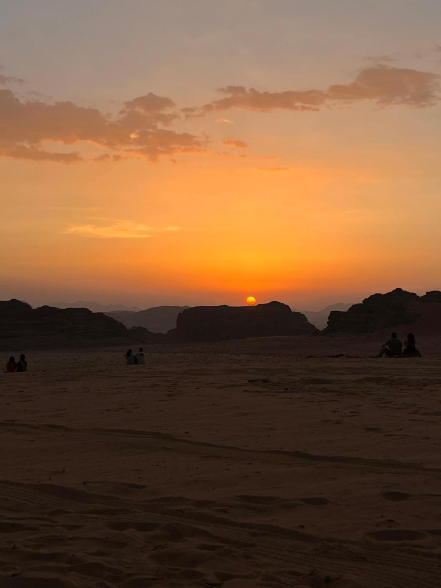 Wadi Rum Mirror Camp Ngoại thất bức ảnh